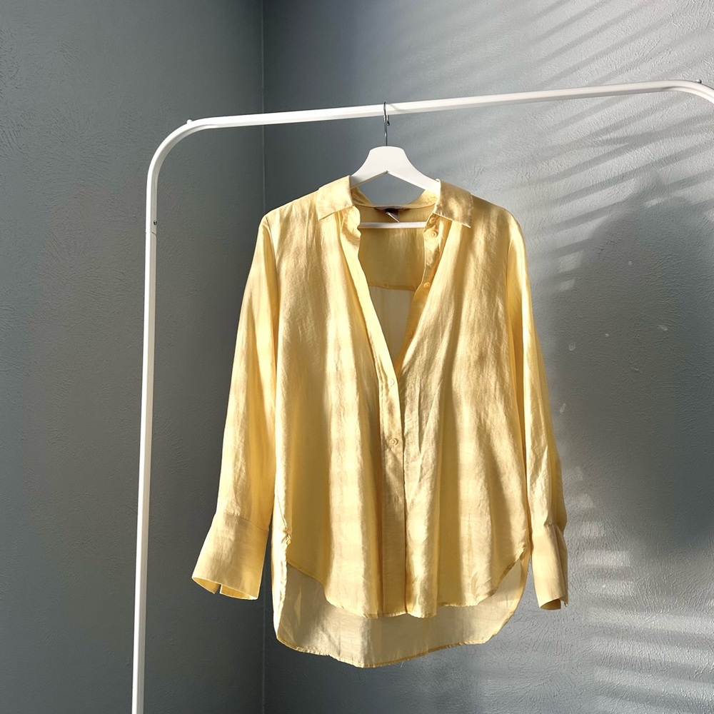 βοΈsoldβοΈOversized Light Yellow Button Down Shirt - Picture 5 of 16